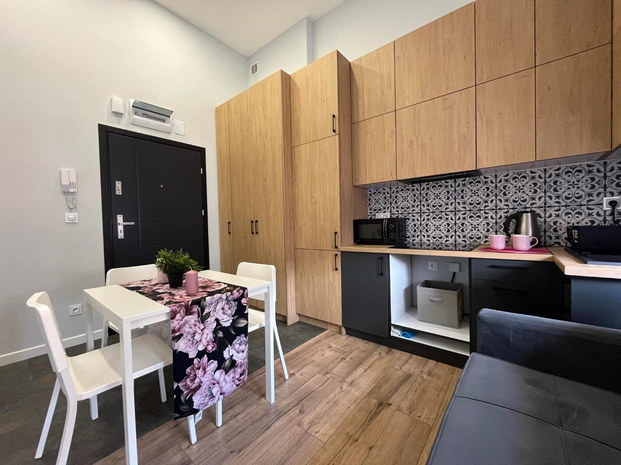 Apartment Kameralny Premium Slowackiego, Centrum, Miejsce Parkingowe, Kadzielnia Kielce